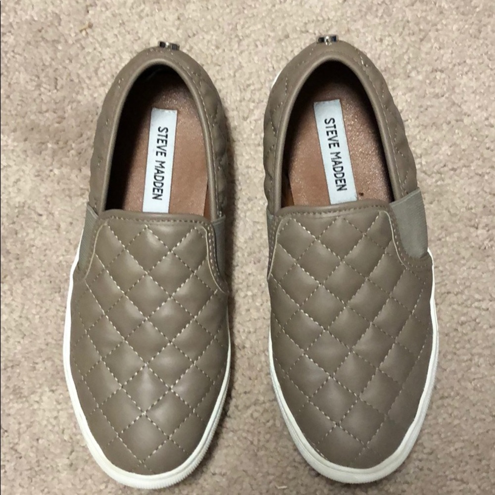 Steve Madden Endell Slides